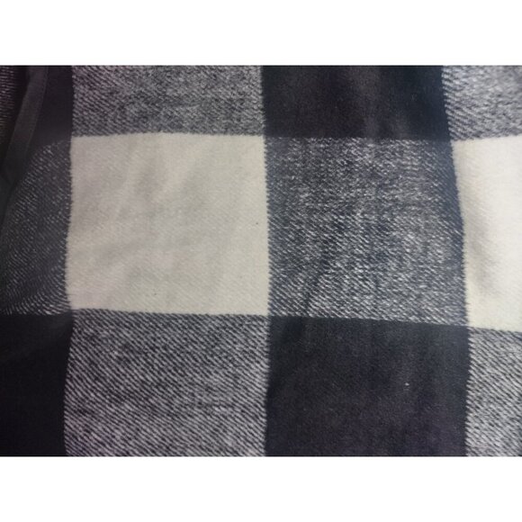 Women's black and white plaid sleeveless vest with pockets, One Size. NWT - Picture 5 of 7